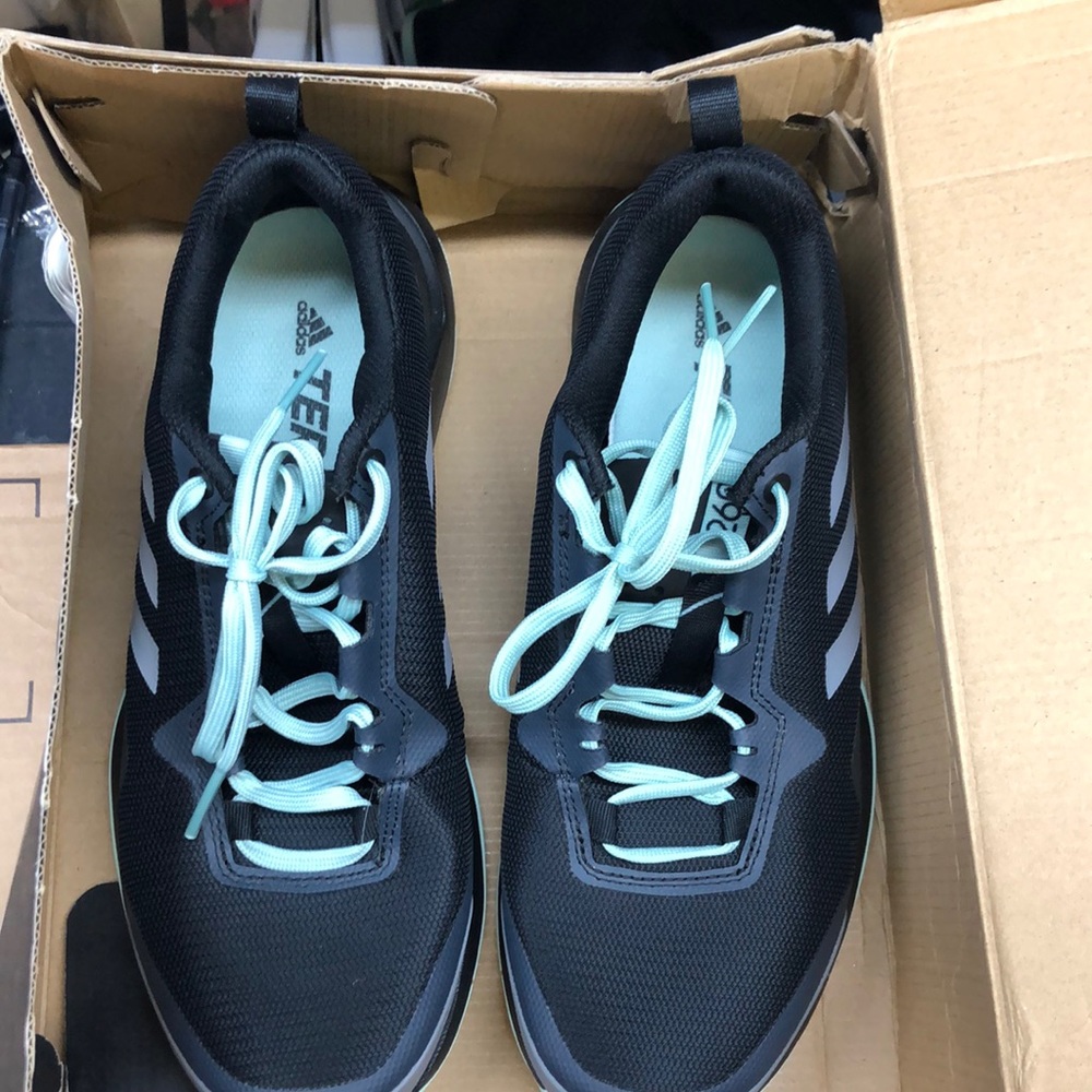 EUC- Adidas Outdoor Women's Terrex - Picture 8 of 8